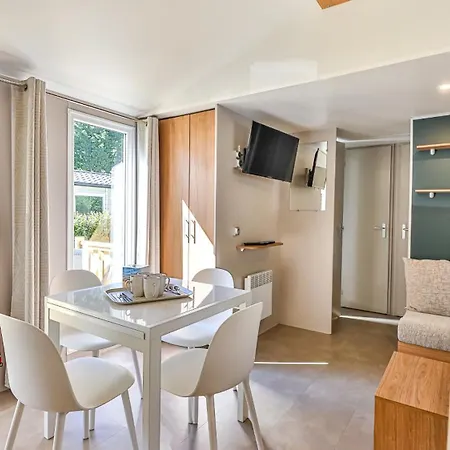 Le Bois Dormant 761 By Nova Holiday home *